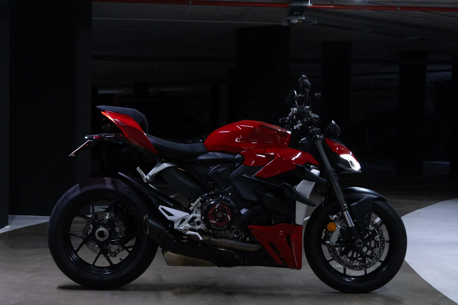 Ducati Streetfighter V2