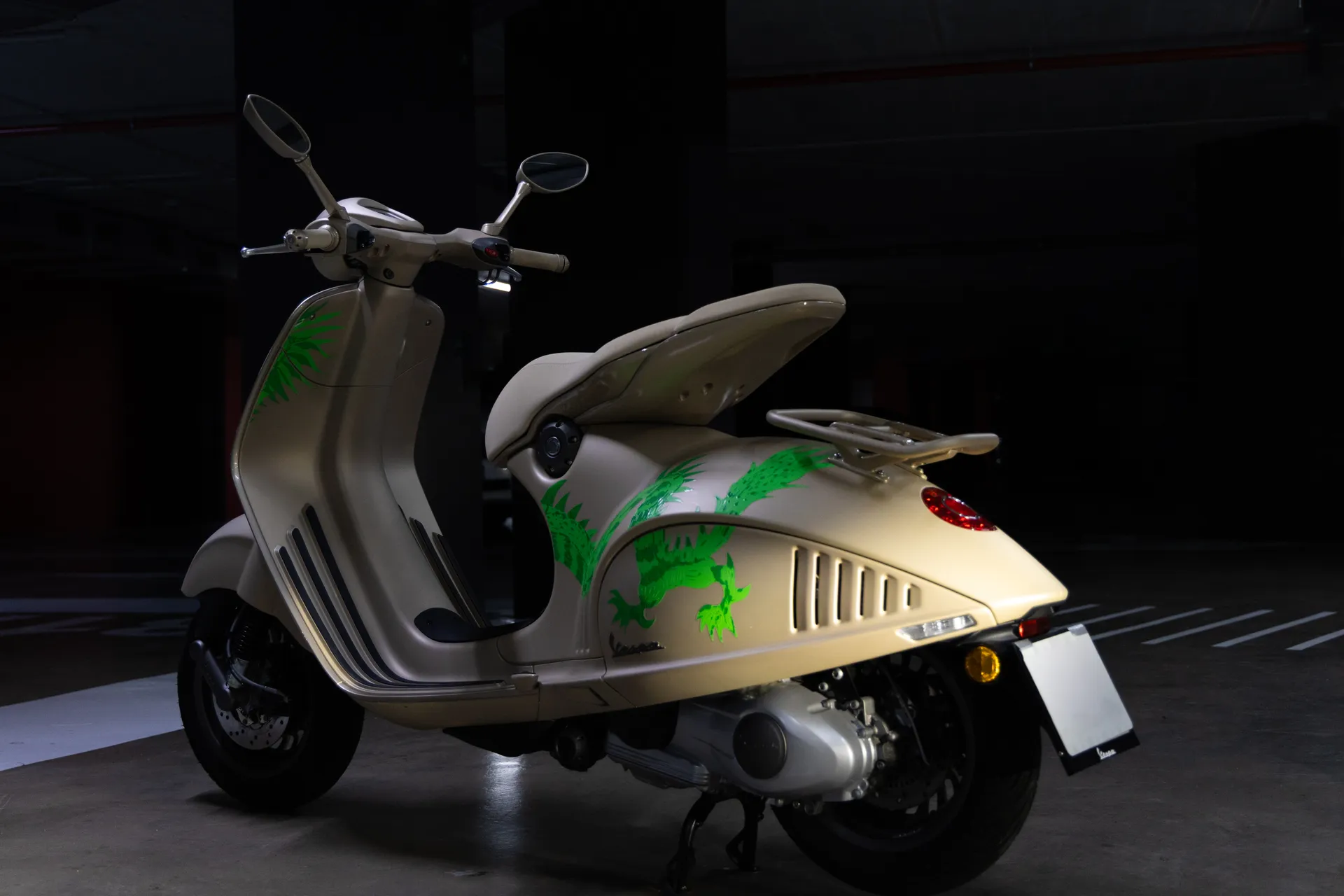 Vespa 946 Dragon
